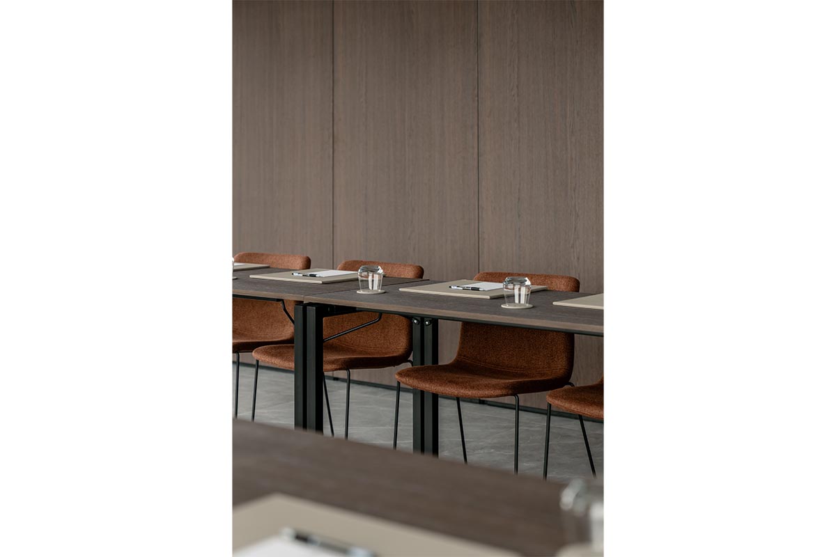 8002 UMBER BROWN 09.jpg